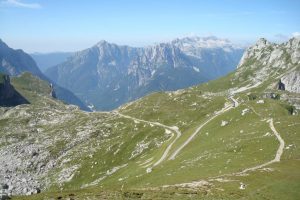 MANGART IN SVOBODA PLANINSKEGA ORLA